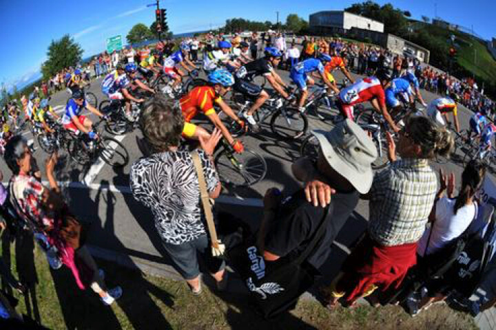 Cyclists at Fédération québécoise des sports cyclistes (FQSC)