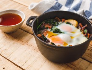 Baked eggs with spinach and maple