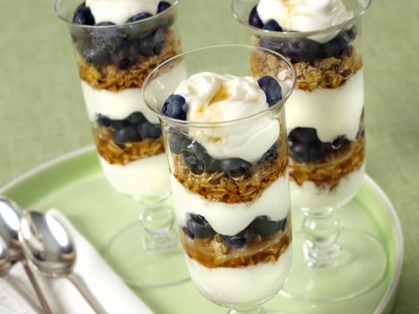 Maple-granola-parfait.jpg