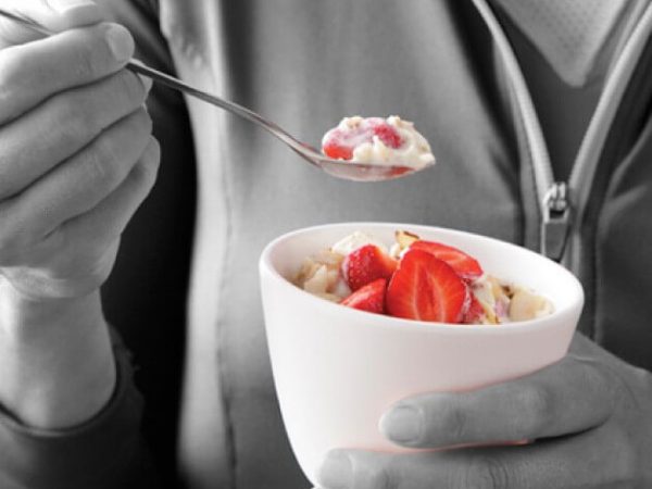 bircher_muesli_with_strawberries_almonds_and_maple.jpg