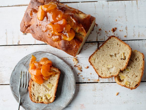 Apple and maple cake with confit apricots