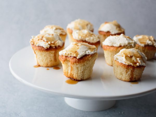 maple syrup cupcakes with cream cheese frosting