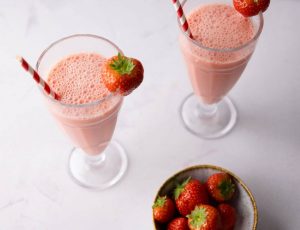 Creamy strawberry and maple smoothie