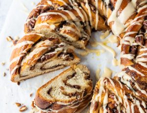 Domestic Gothess&#8217; Maple Pecan Couronne