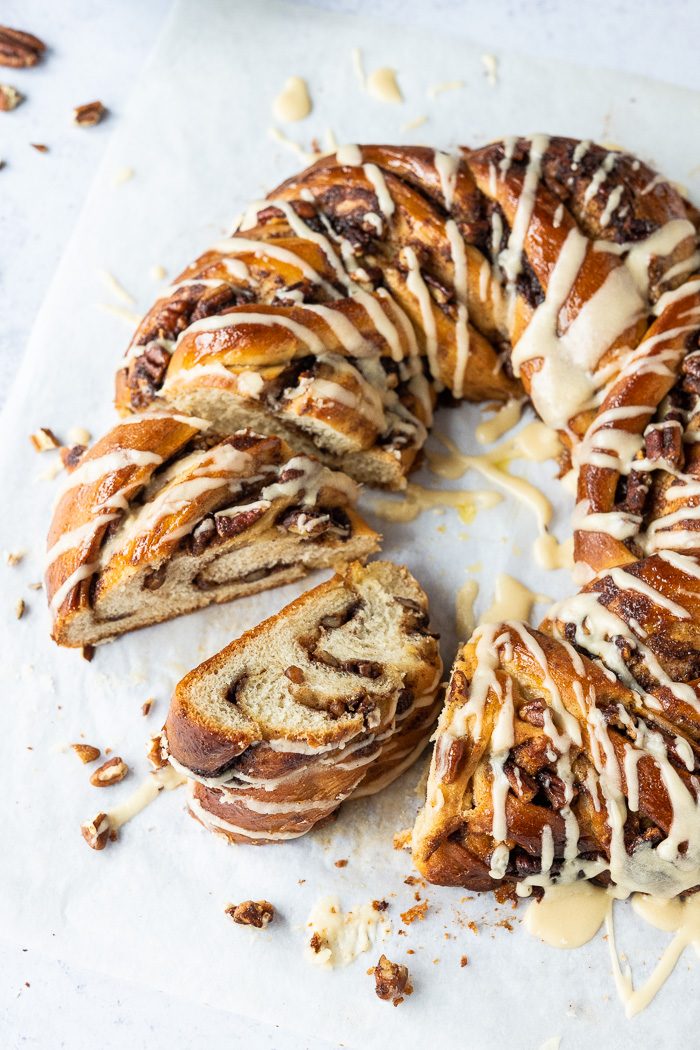 Domestic Gothess' Maple Pecan Couronne - Maple from Canada