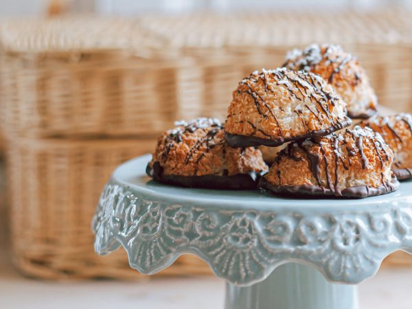 Coconut and maple macaroons