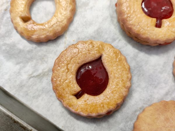 jammy dodgers, maple biscuits with a strawberry jam filling