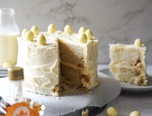 WhiskMeFree&#8217;s Vegan Maple and Vanilla Easter Cake